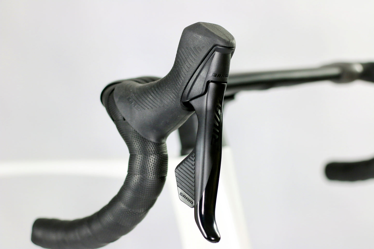 Mai Glide 700 - Carbon Aero Rennrad - SRAM Rival AXS 2x12