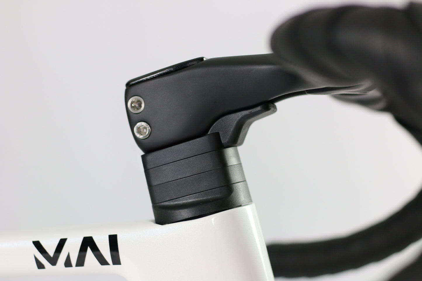 Mai Glide 700 - Carbon Aero Rennrad - SRAM Rival AXS 2x12