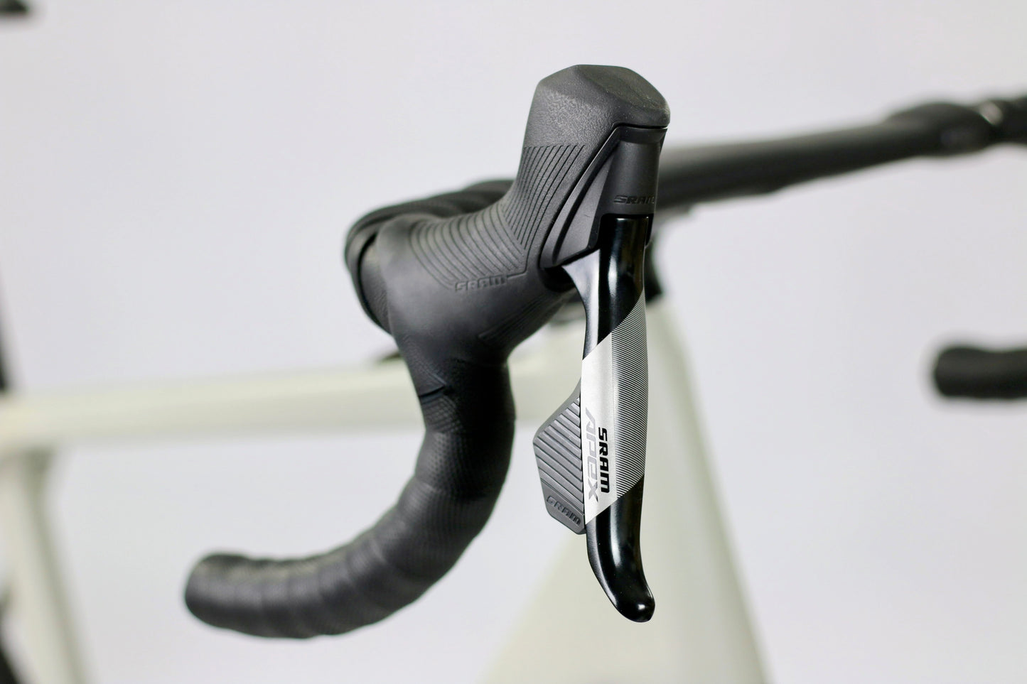 Mai Versa CGP Allroad 700 - Carbon Gravelbike - SRAM Apex XPLR AXS 1x12