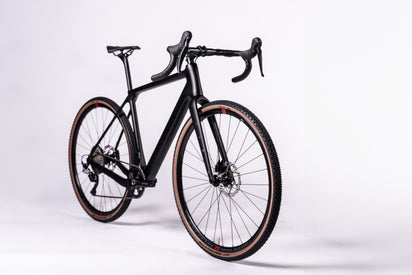 gravel bike matt schwarz Mai Versa CGP 2.0